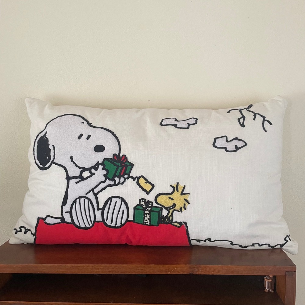 Pottery‎ Barn Peanuts Snoopy Christmas Holiday Lumbar Pillow 14x26" *READ
